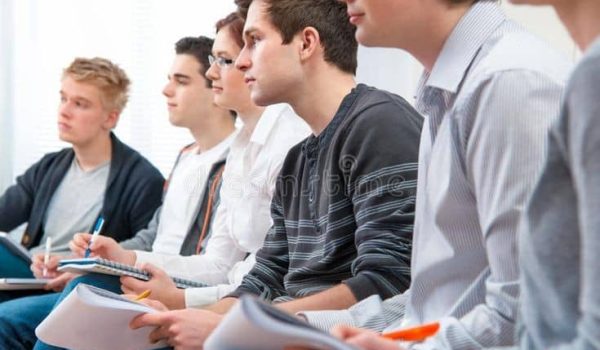 تهدیدهای پیش روی دانشجو